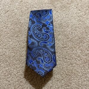 Sophisticated Blue Paisley Tie for Men